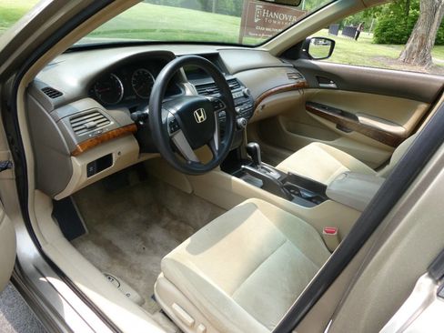 Used 2009 Honda Accord EX image 9