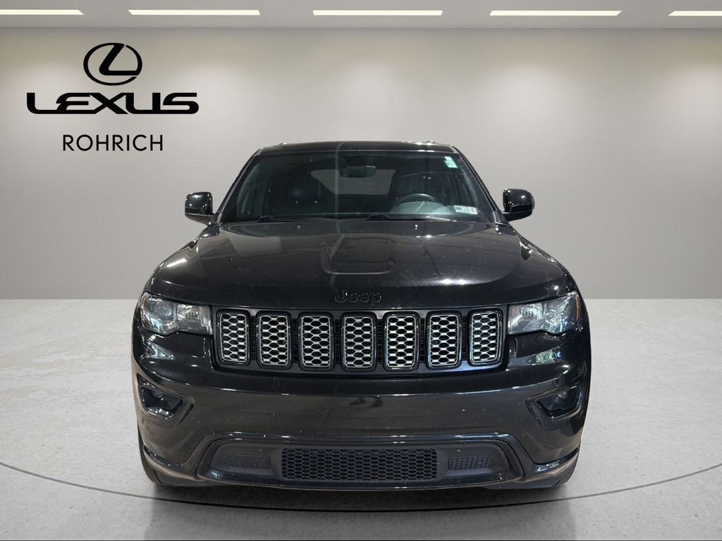Used 2018 Jeep Grand Cherokee Altitude AWD/4WD image 2