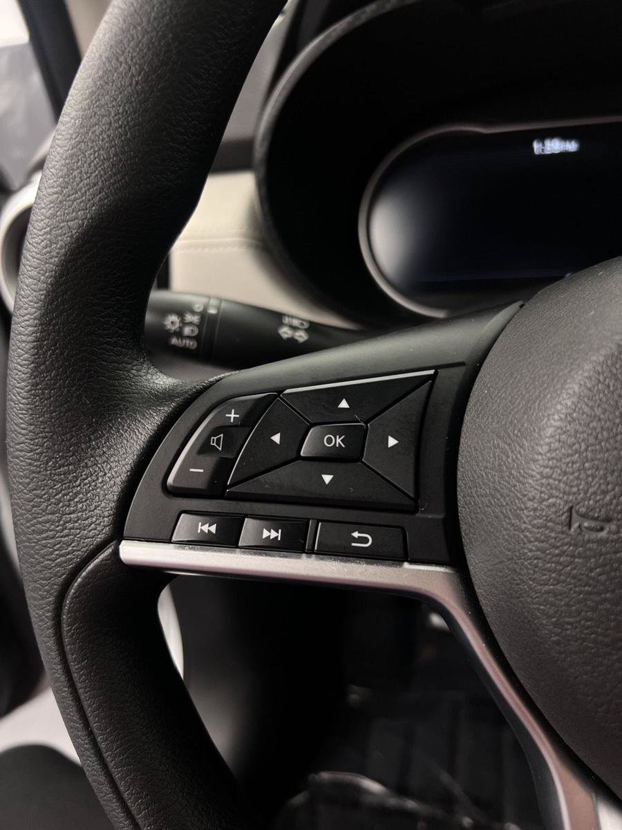 Used 2020 Nissan Versa SV FWD image 23