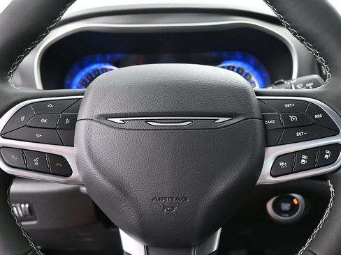 New 2027 Chrysler Pacifica Select FWD image 25