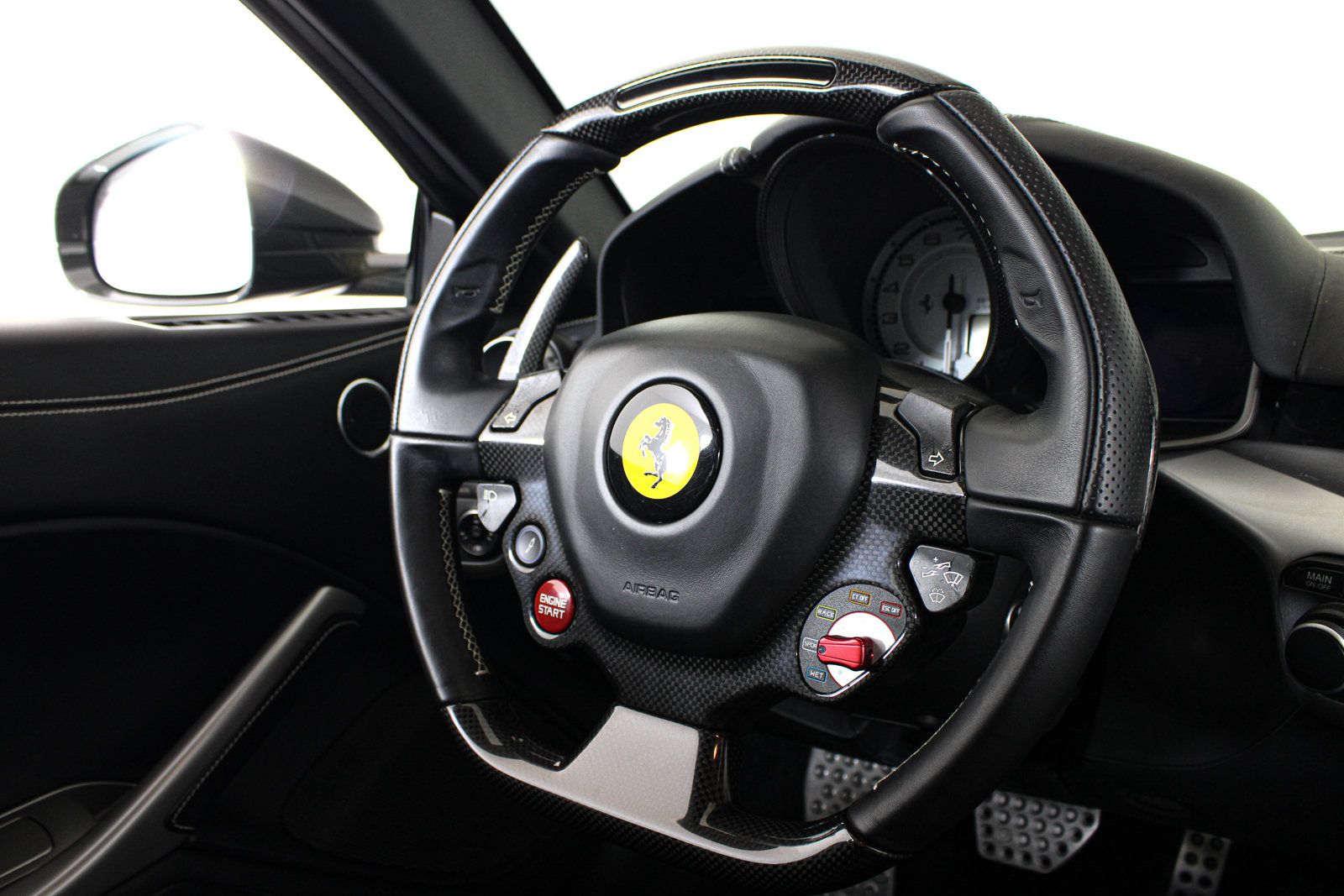 Used 2015 Ferrari F12 Berlinetta RWD image 43