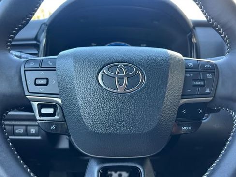 Used 2025 Toyota Camry SE FWD image 25