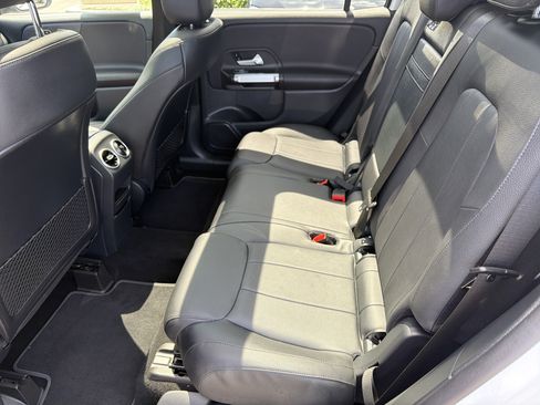 Used 2023 Mercedes-Benz GLB 250 4MATIC image 12