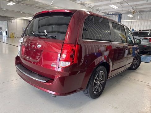 Used 2017 Dodge Grand Caravan SXT FWD image 9