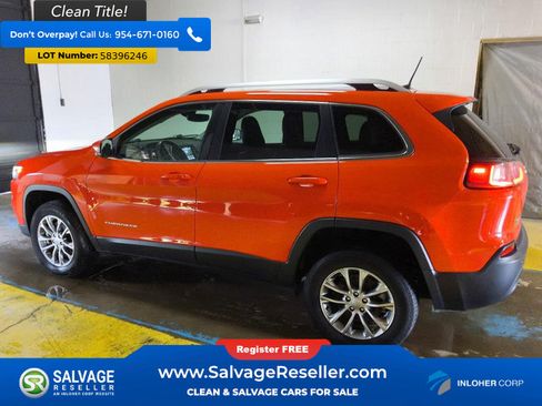 Used 2021 Jeep Cherokee Latitude Lux w/ Sun & Sound Group AWD/4WD image 3