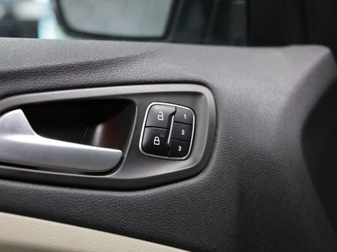Used 2017 Ford Escape Titanium FWD image 12