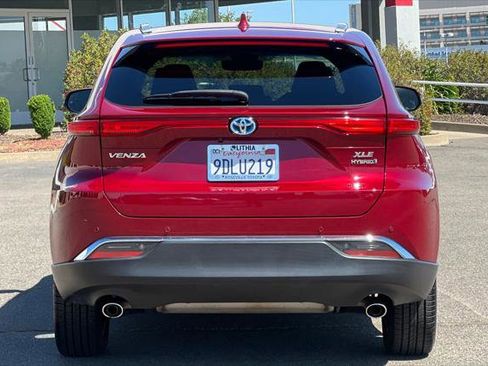 Certified 2022 Toyota Venza XLE AWD/4WD image 8