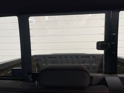 Used 2023 Chevrolet Colorado Z71 w/ Z71 Convenience Package 2 image 22