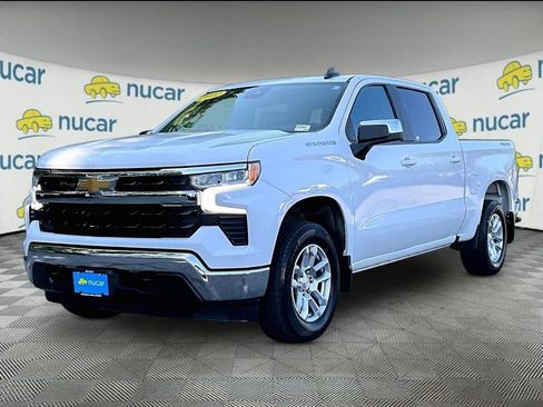 Used 2022 Chevrolet Silverado 1500 LT AWD/4WD image 3