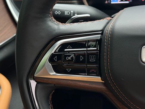 Used 2025 Jeep Grand Cherokee Summit AWD/4WD image 52
