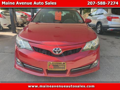 Used 2014 Toyota Camry SE FWD image 1