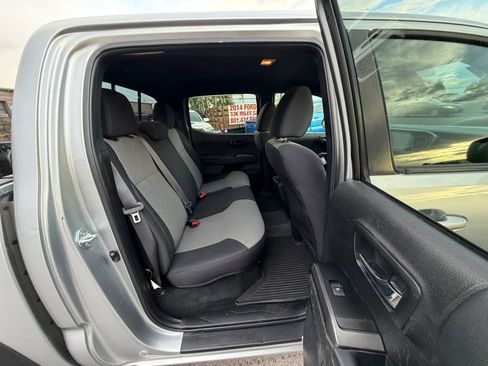 Used 2022 Toyota Tacoma TRD Off-Road AWD/4WD image 22