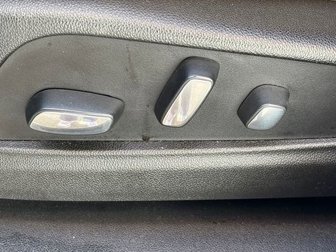 Used 2018 Cadillac XT5 Platinum w/ Driver Assist Package image 9