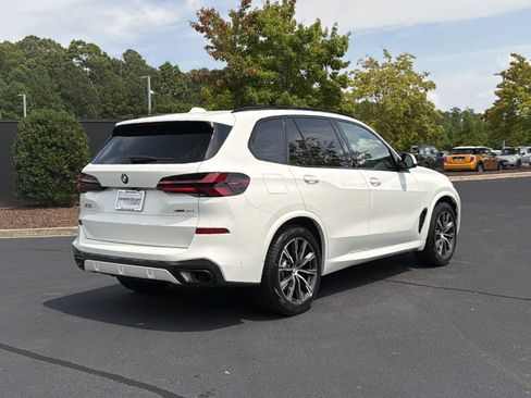 Used 2024 BMW X5 xDrive40i w/ M Sport Package AWD/4WD image 3