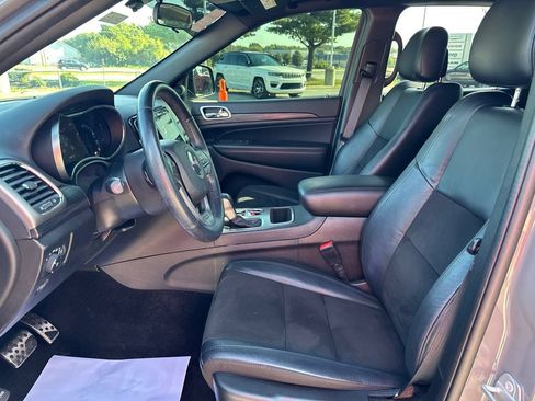 Used 2021 Jeep Grand Cherokee Laredo X AWD/4WD image 32
