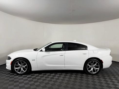 Used 2015 Dodge Charger R/T w/ Plus Group RWD image 18