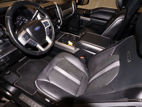 Certified 2019 Ford F450 Platinum w/ Platinum Ultimate Package AWD/4WD image 41