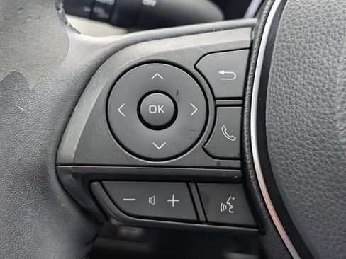 Used 2019 Toyota RAV4 Limited image 25