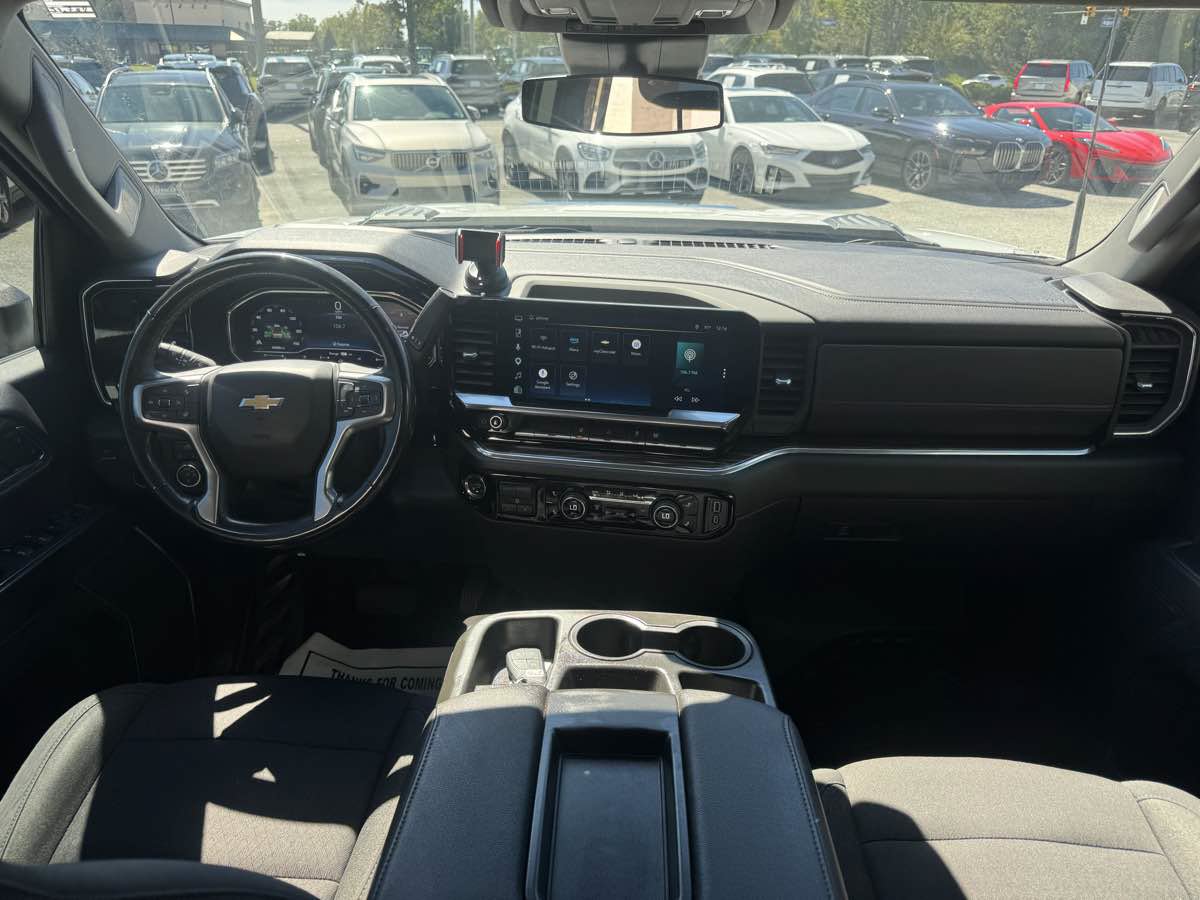 Used 2024 Chevrolet Silverado 3500 LT w/ Convenience Package RWD image 14