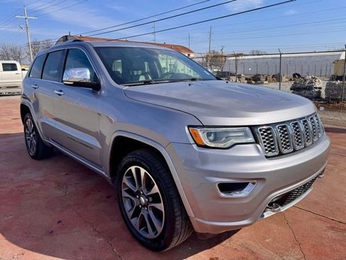 Used 2017 Jeep Grand Cherokee Overland image 3
