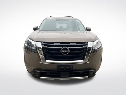 Used 2023 Nissan Pathfinder Platinum AWD/4WD image 2