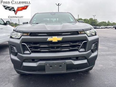 Used 2025 Chevrolet Colorado W/T w/ WT Custom Package AWD/4WD image 2
