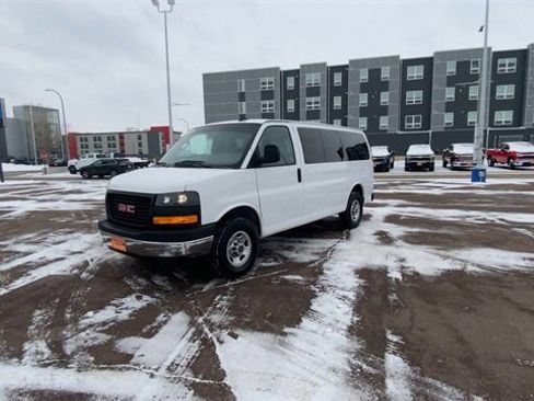 Used 2023 GMC Savana 2500 LS w/ Driver Convenience Package image 4