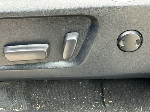 Used 2016 Toyota Tundra SR5 w/ SR5 Upgrade Package image 21