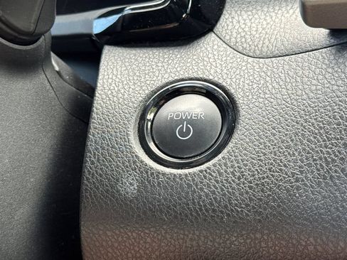 Used 2025 Toyota Camry SE FWD image 21