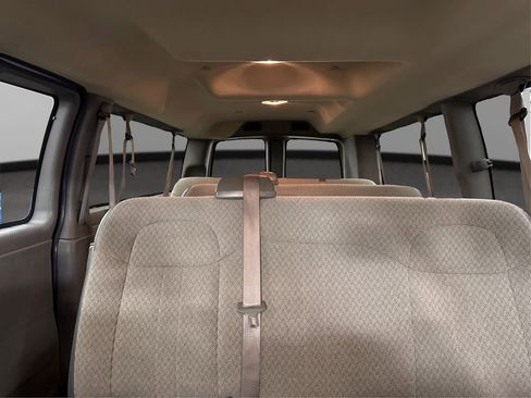 Used 2025 GMC Savana 3500 LT w/ LT Preferred Equipment Group image 18