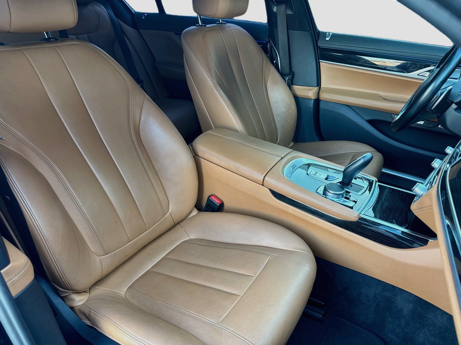 Used 2018 BMW 740i RWD image 21