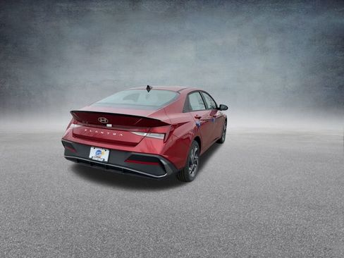 Used 2025 Hyundai Elantra Sport image 22