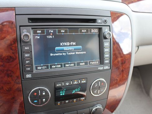 Used 2010 Chevrolet Tahoe LTZ RWD image 26