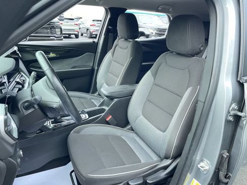 Used 2024 Chevrolet TrailBlazer LT w/ LT Cold Weather Package FWD image 18