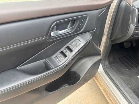 Used 2023 Nissan Rogue SL w/ SL Premium Package FWD image 13