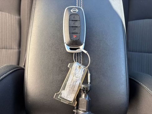 Used 2025 Nissan Sentra SV image 22