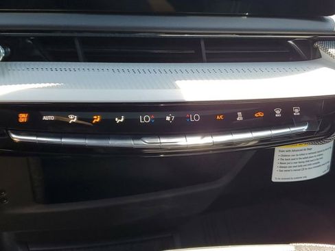 New 2025 Cadillac Optiq Sport 1 w/ LPO, Floor Liner Package AWD/4WD image 19