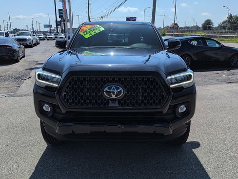 Used 2022 Toyota Tacoma Limited w/ Nightshade Package AWD/4WD image 3