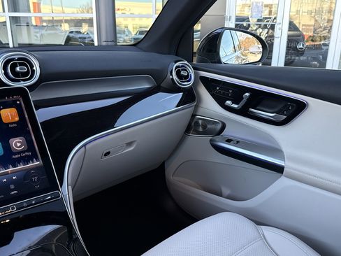 Certified 2025 Mercedes-Benz GLC 300 image 25