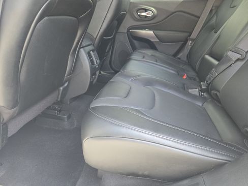 Used 2022 Jeep Cherokee Latitude Lux AWD/4WD image 31