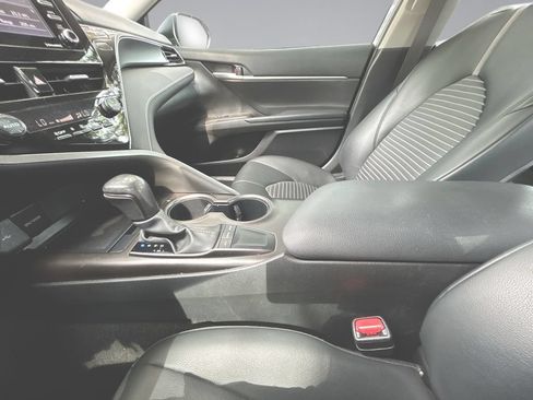 Used 2023 Toyota Camry SE w/ Convenience Package FWD image 27