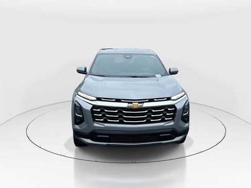 Used 2026 Chevrolet Equinox LT FWD image 3