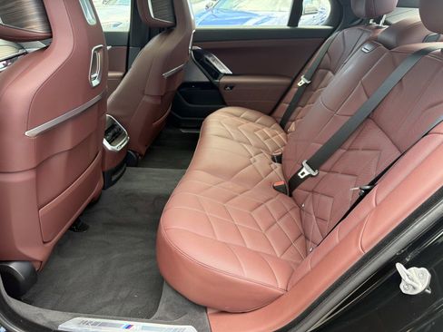 Used 2026 BMW 750e xDrive AWD/4WD image 10