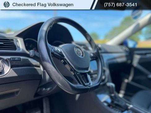 Used 2017 Volkswagen Passat 1.8T SEL Premium FWD image 19