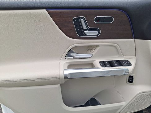 Certified 2023 Mercedes-Benz GLB 250 4MATIC image 9
