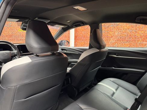 Used 2025 Toyota Camry SE FWD image 25