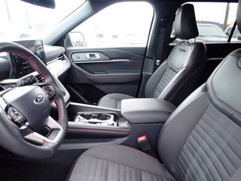 Used 2025 Ford Explorer ST-Line image 10