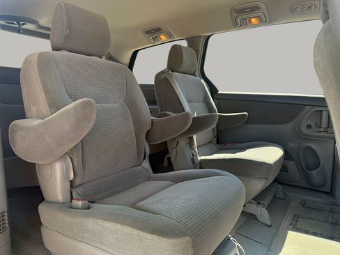 Used 2006 Toyota Sienna FWD image 15