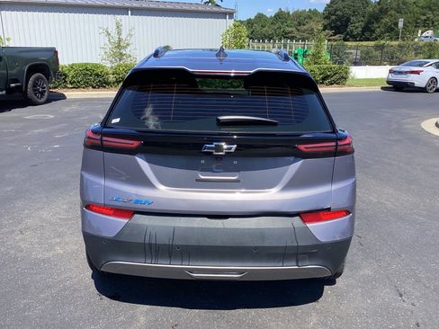 Used 2023 Chevrolet Bolt EUV LT w/ Driver Confidence Package image 4