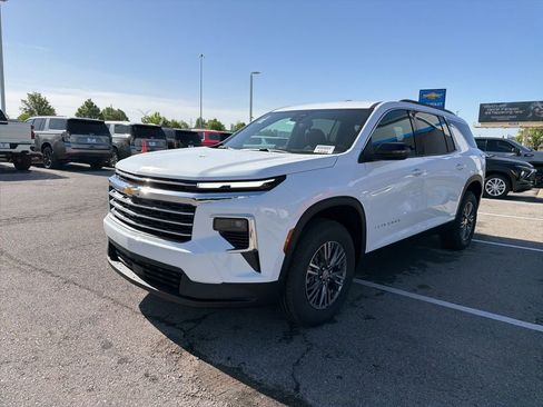 New 2026 Chevrolet Traverse LT AWD/4WD image 7
